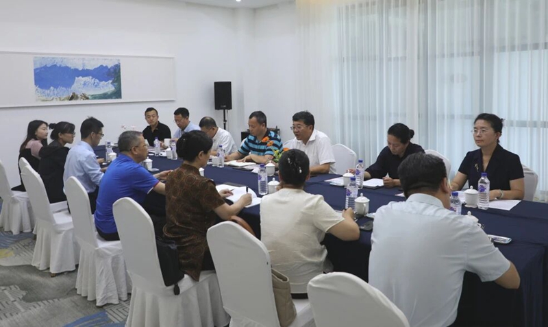 14 与净月高新技术产业开发区校长代表进行座谈交流_800.jpg